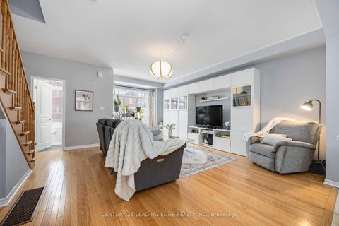 Photo 10 at 4 Curran Hall Crescent, Morningside, Toronto