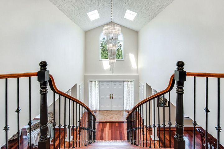 Photo 13 at 24 JOHN MARTIN Crescent, Rural Flamborough, Hamilton