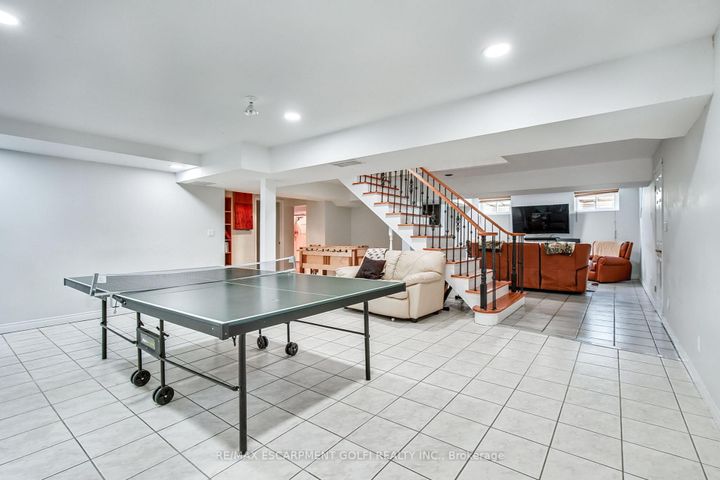 Photo 23 at 24 JOHN MARTIN Crescent, Rural Flamborough, Hamilton