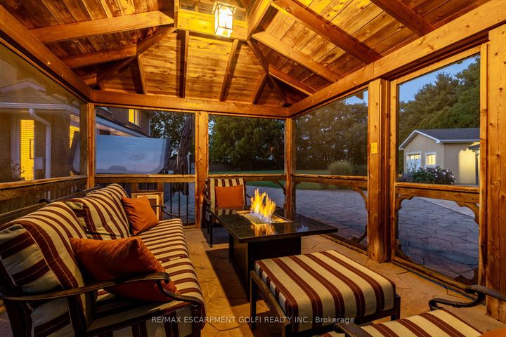 Photo 27 at 24 JOHN MARTIN Crescent, Rural Flamborough, Hamilton