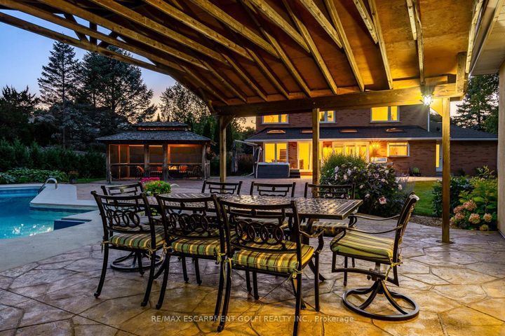 Photo 31 at 24 JOHN MARTIN Crescent, Rural Flamborough, Hamilton