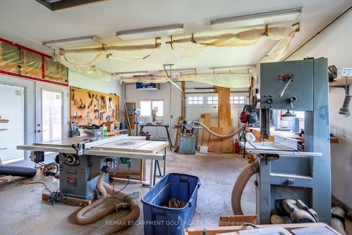 Photo 32 at 24 JOHN MARTIN Crescent, Rural Flamborough, Hamilton