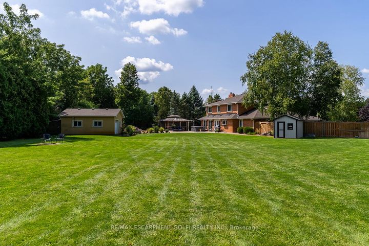 Photo 33 at 24 JOHN MARTIN Crescent, Rural Flamborough, Hamilton