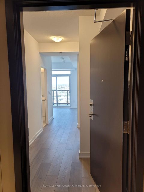 Photo 1 at 1517 - 38 Honeycrisp Crescent, Vaughan Corporate Centre, Vaughan