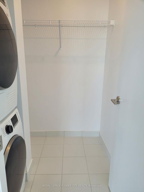 Photo 10 at 1517 - 38 Honeycrisp Crescent, Vaughan Corporate Centre, Vaughan