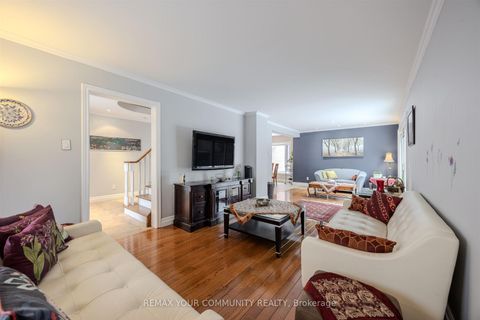 Photo 9 at 2 Kirkland Court, Westbrook, Richmond Hill