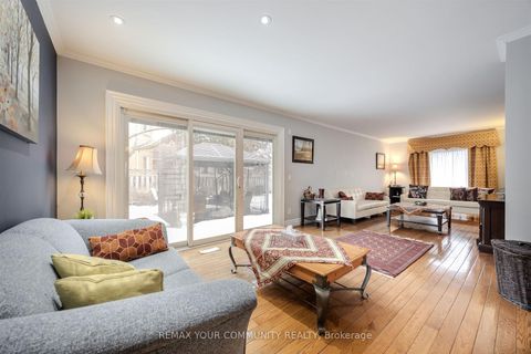 Photo 11 at 2 Kirkland Court, Westbrook, Richmond Hill