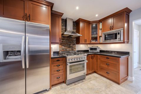 Photo 20 at 2 Kirkland Court, Westbrook, Richmond Hill