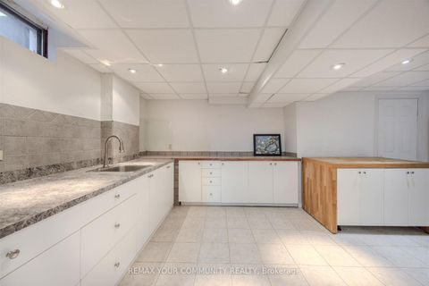 Photo 36 at 2 Kirkland Court, Westbrook, Richmond Hill