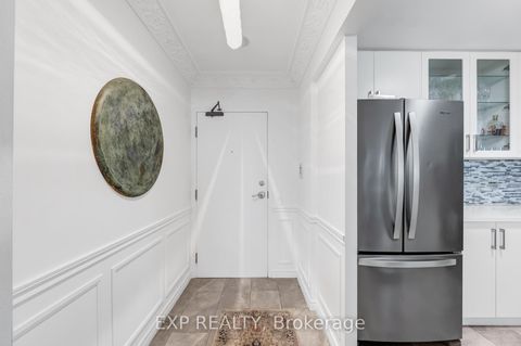 Photo 3 at 810 - 2 Covington Road, Lawrence, Toronto