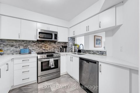 Photo 4 at 810 - 2 Covington Road, Lawrence, Toronto