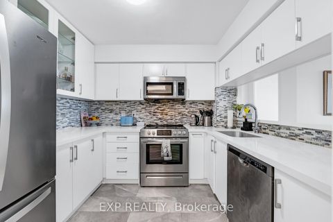 Photo 5 at 810 - 2 Covington Road, Lawrence, Toronto