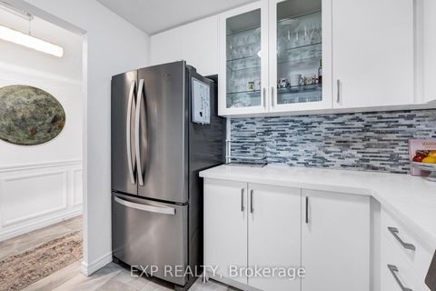 Photo 7 at 810 - 2 Covington Road, Lawrence, Toronto