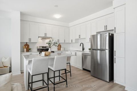 Photo 10 at 98 Yorkshire Drive E, Rural Barrie Southeast, Barrie