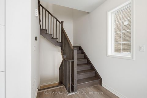 Photo 18 at 98 Yorkshire Drive E, Rural Barrie Southeast, Barrie