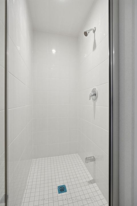 Photo 23 at 98 Yorkshire Drive E, Rural Barrie Southeast, Barrie