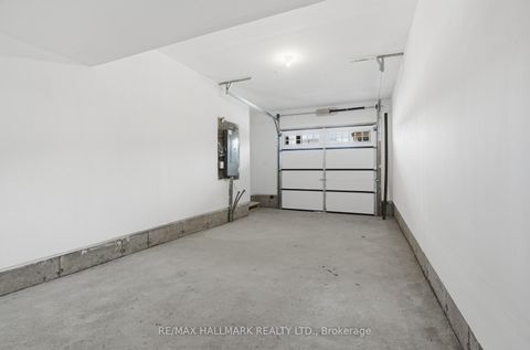 Photo 30 at 98 Yorkshire Drive E, Rural Barrie Southeast, Barrie