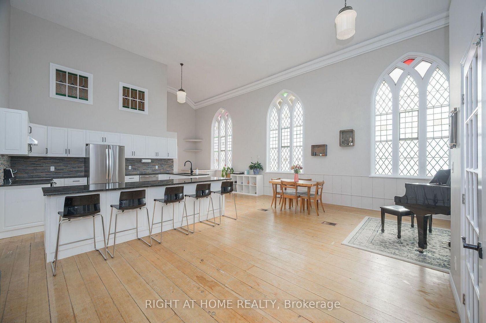 3318 Dundas Street, Headon, Burlington 