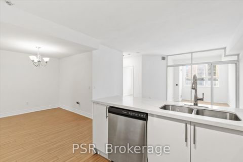 Photo 10 at 103 - 7378 Yonge Street, Yorkhill, Vaughan