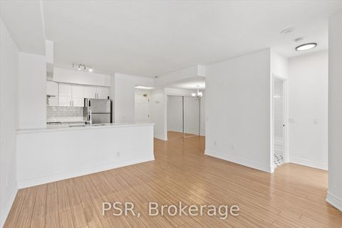 Photo 18 at 103 - 7378 Yonge Street, Yorkhill, Vaughan