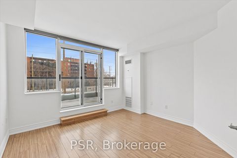 Photo 22 at 103 - 7378 Yonge Street, Yorkhill, Vaughan