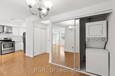 Photo 27 at 103 - 7378 Yonge Street, Yorkhill, Vaughan