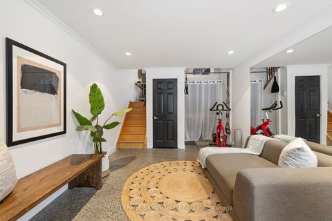 Photo 2 at 9 - 1666 Queen Street E, The Beaches, Toronto