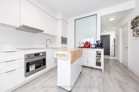 Photo 10 at 544 - 7 Golden Lion Heights, Newtonbrook East, Toronto