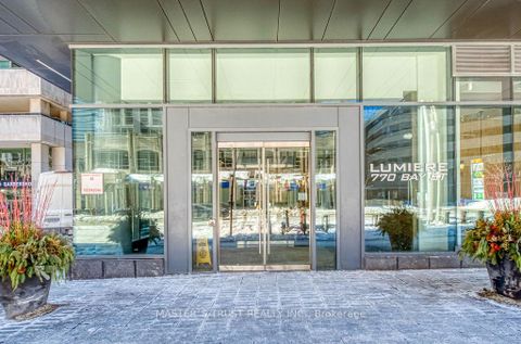 Photo 2 at 1002 - 770 Bay Street, Bay Street Corridor, Toronto
