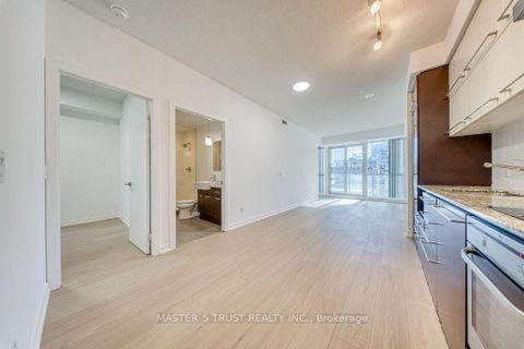 Photo 6 at 1002 - 770 Bay Street, Bay Street Corridor, Toronto