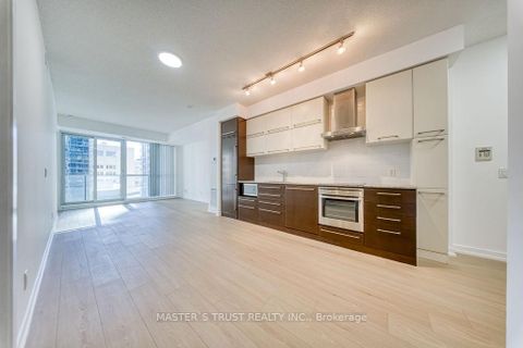 Photo 8 at 1002 - 770 Bay Street, Bay Street Corridor, Toronto