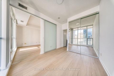 Photo 18 at 1002 - 770 Bay Street, Bay Street Corridor, Toronto