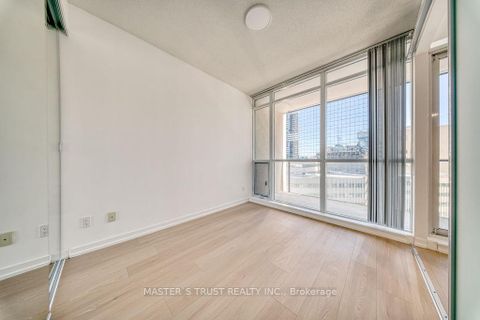 Photo 20 at 1002 - 770 Bay Street, Bay Street Corridor, Toronto