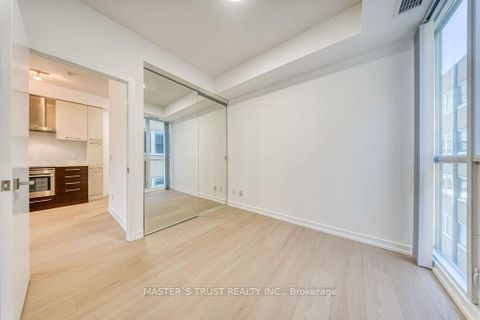 Photo 22 at 1002 - 770 Bay Street, Bay Street Corridor, Toronto