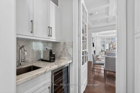 Photo 12 at 210 Willowdale Avenue, Willowdale East, Toronto