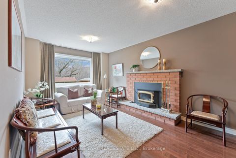 Photo 8 at 6 Loyal Blue Crescent, Devonsleigh, Richmond Hill