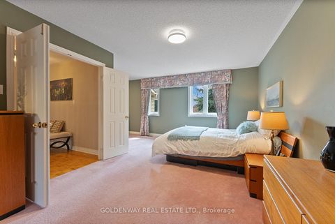 Photo 13 at 6 Loyal Blue Crescent, Devonsleigh, Richmond Hill