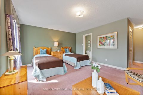 Photo 16 at 6 Loyal Blue Crescent, Devonsleigh, Richmond Hill