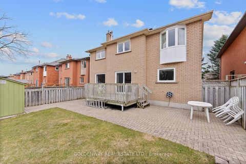 Photo 20 at 6 Loyal Blue Crescent, Devonsleigh, Richmond Hill