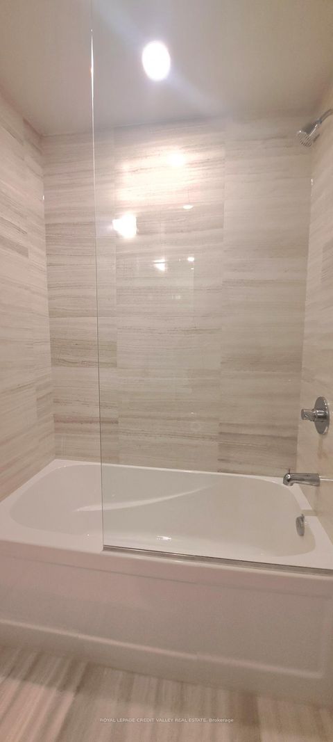 Photo 10 at 6210 - 225 Commerce Street, Vaughan Corporate Centre, Vaughan