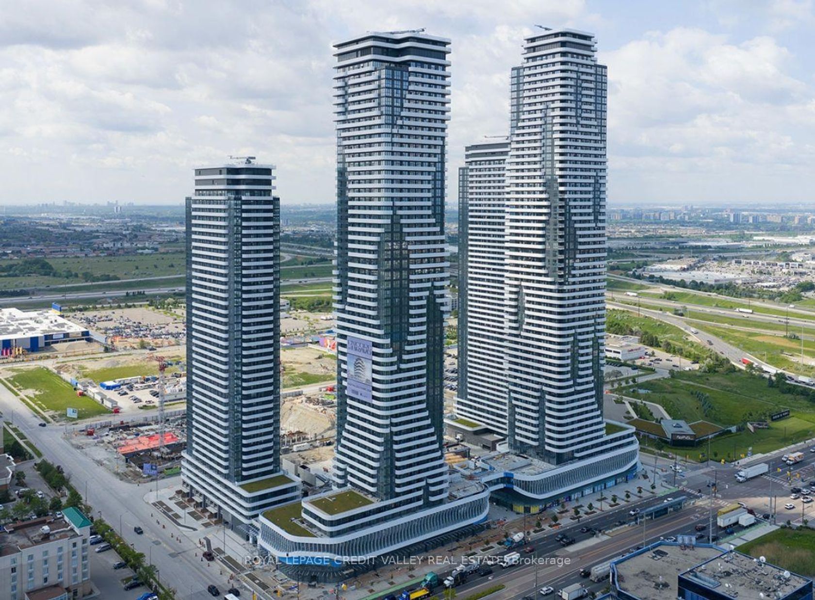 6210 - 225 Commerce Street, Vaughan Corporate Centre, Vaughan by Loree Meneguzzi Real Estate 6210 - 225 Commerce Street, Vaughan Corporate Centre, Vaughan