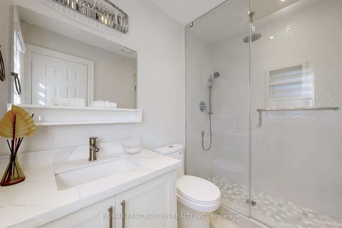 Photo 26 at 11 Delevan Court, Bayview Hill, Richmond Hill