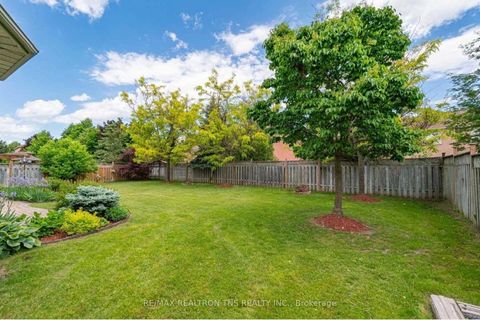 Photo 47 at 11 Delevan Court, Bayview Hill, Richmond Hill