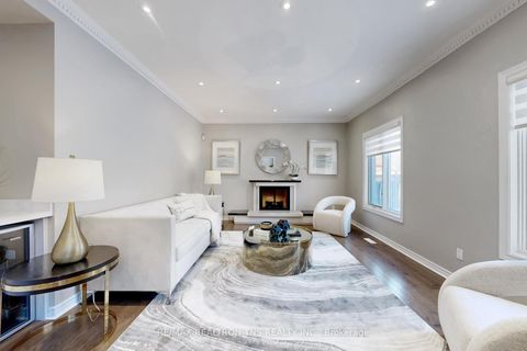 Photo 7 at 11 Delevan Court, Bayview Hill, Richmond Hill