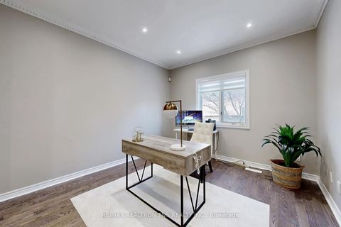 Photo 15 at 11 Delevan Court, Bayview Hill, Richmond Hill