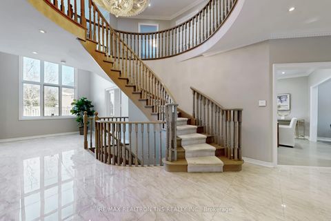 Photo 17 at 11 Delevan Court, Bayview Hill, Richmond Hill