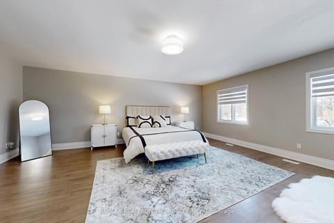 Photo 19 at 11 Delevan Court, Bayview Hill, Richmond Hill