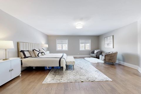 Photo 20 at 11 Delevan Court, Bayview Hill, Richmond Hill