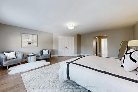 Photo 21 at 11 Delevan Court, Bayview Hill, Richmond Hill