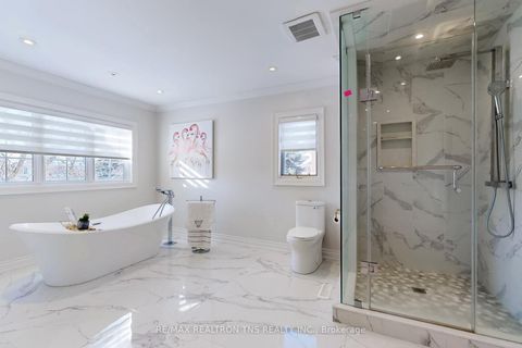 Photo 22 at 11 Delevan Court, Bayview Hill, Richmond Hill